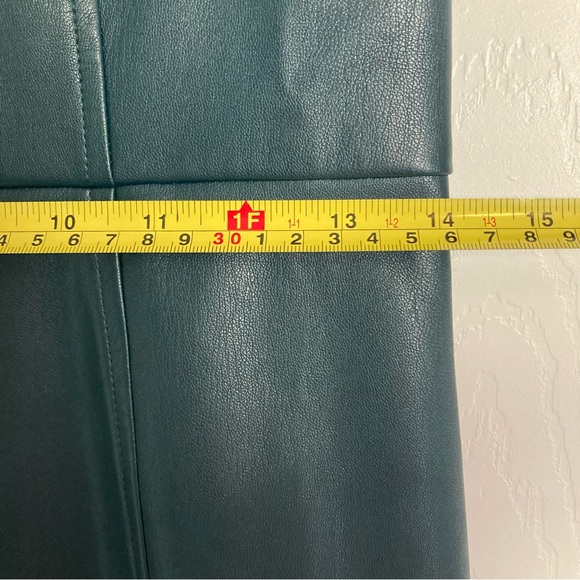 Ann Taylor Green Faux Leather Short Sleeve Dress Fall Christmas Holiday Size 4 - Picture 16 of 16